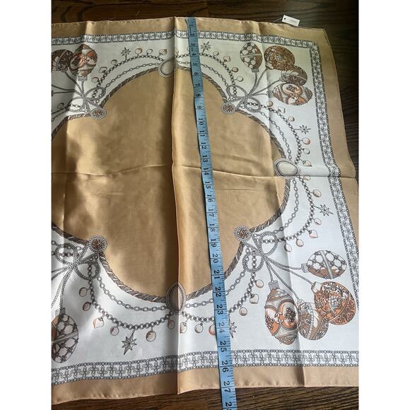 Fashion Nova Hairs A Mess head scarf beige gold and white original package NWT - Picture 6 of 6